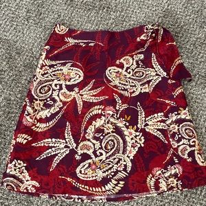 Talbots silk lined wrap skirt. Beautiful. Sz 10. NWOT. Reds/cream//plum